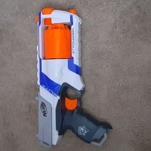 Nerf gun elite strong arm